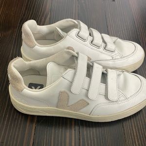 Veja Velcro Sneakers